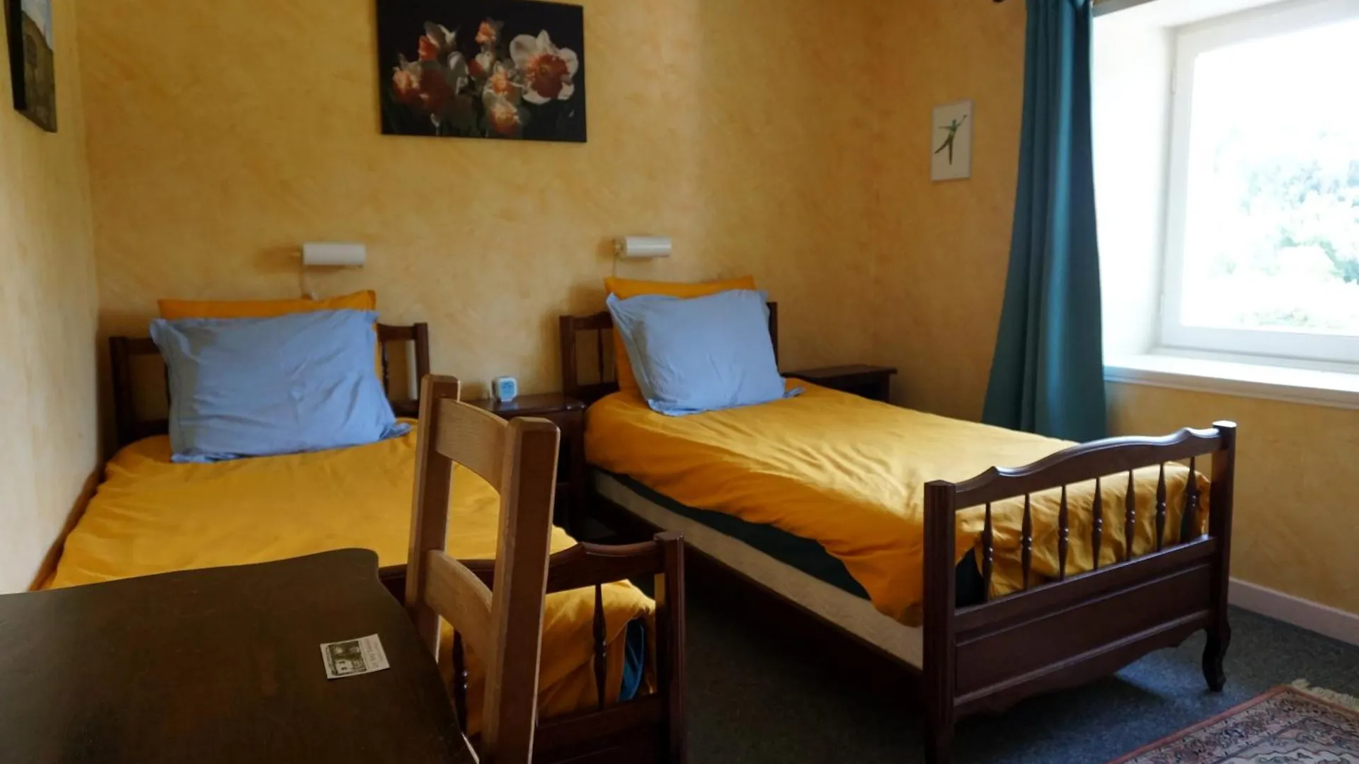 Couette-café Bed and Breakfast Les Neuf Bouleaux à Job